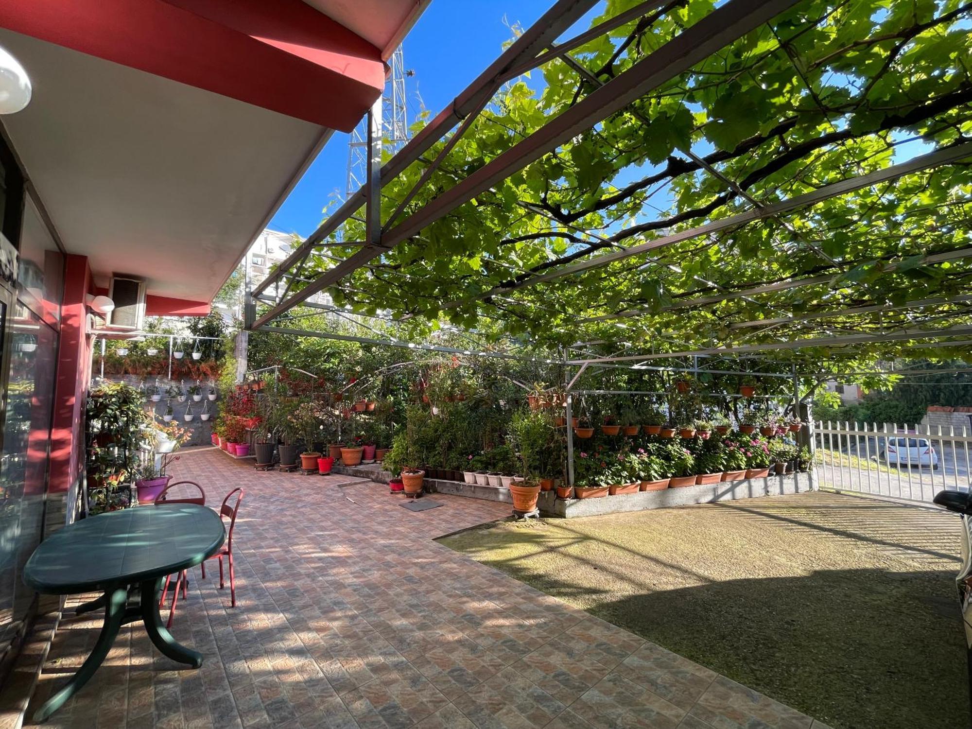 Studio Max Bijela Exterior photo